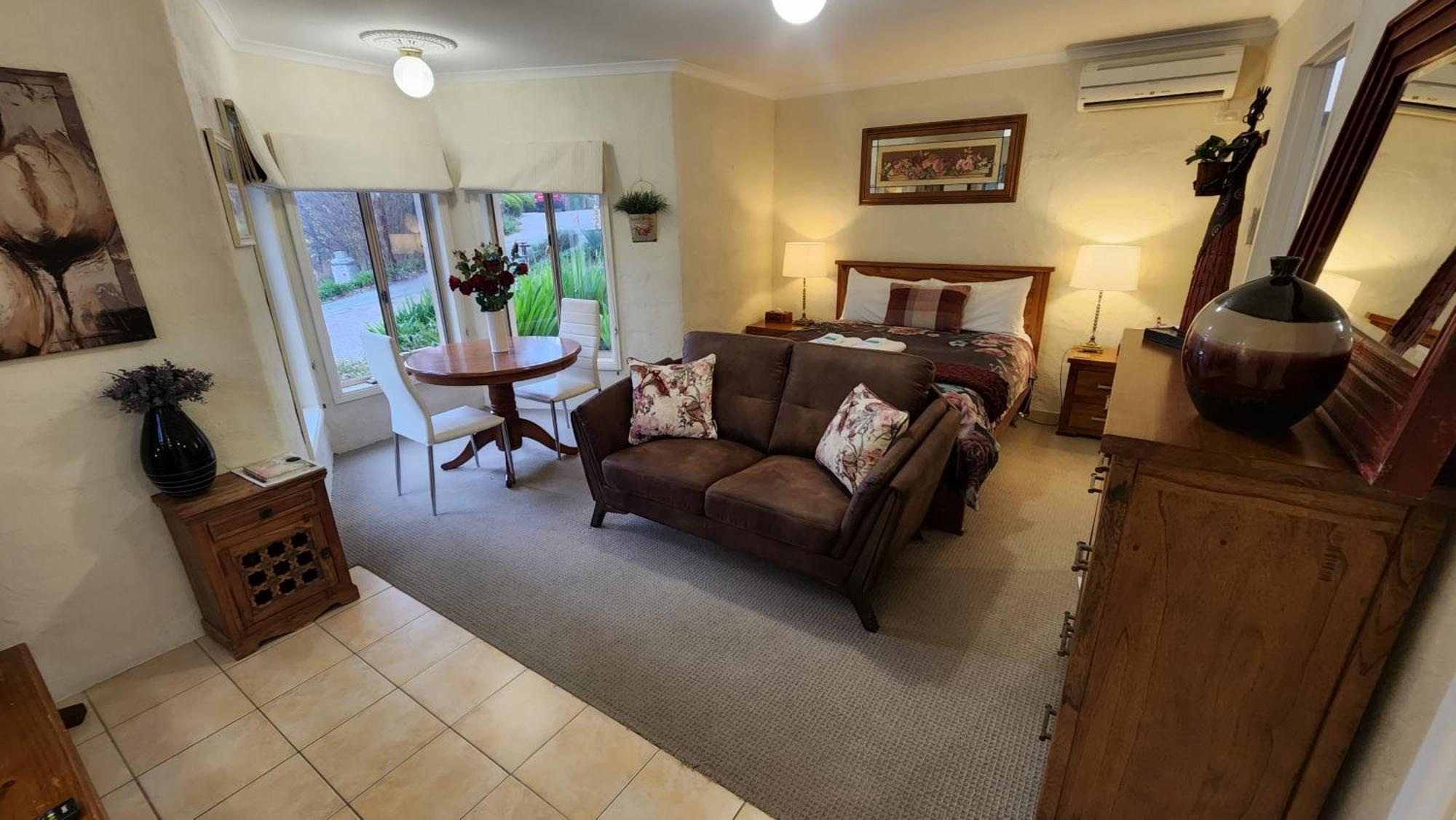 Riesling Trail & Clare Valley Cottages ภายนอก รูปภาพ