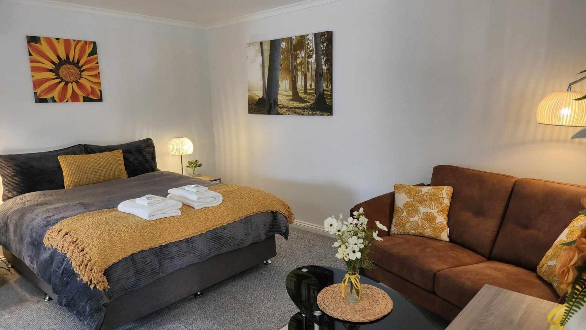 Riesling Trail & Clare Valley Cottages ภายนอก รูปภาพ